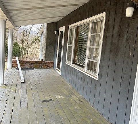 4th image of 40 Fork Field Rd