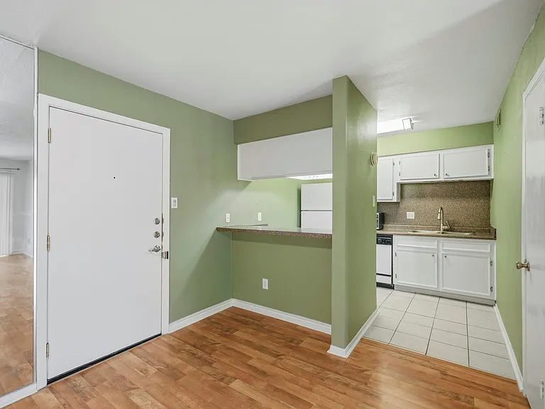 3131 Cummins St #80 — Photo 4