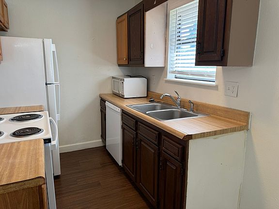4th image of 1207 NW 2nd St APT D