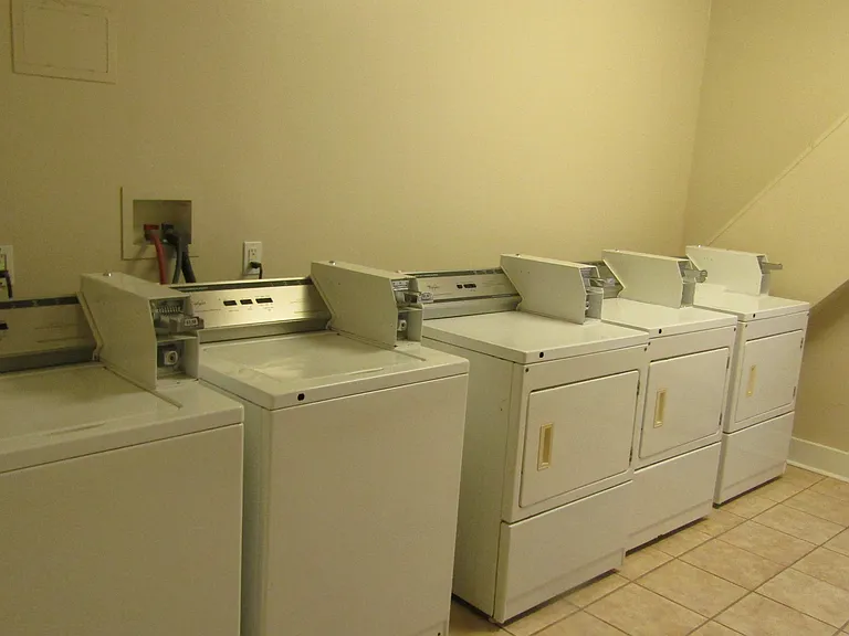 323 N McDuffie St #8 — Photo 3