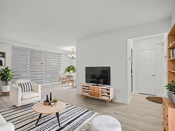 921 Midland Ave #111, Toronto, ON M1K 4G2