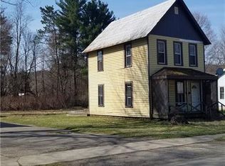 23 Chamberlain St, Wellsville, NY 14895