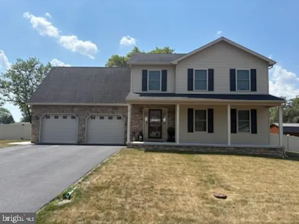 17 Pennsboro Dr, Enola, PA 17025