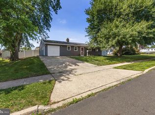 49 Meadow Ln, Levittown, PA 19054