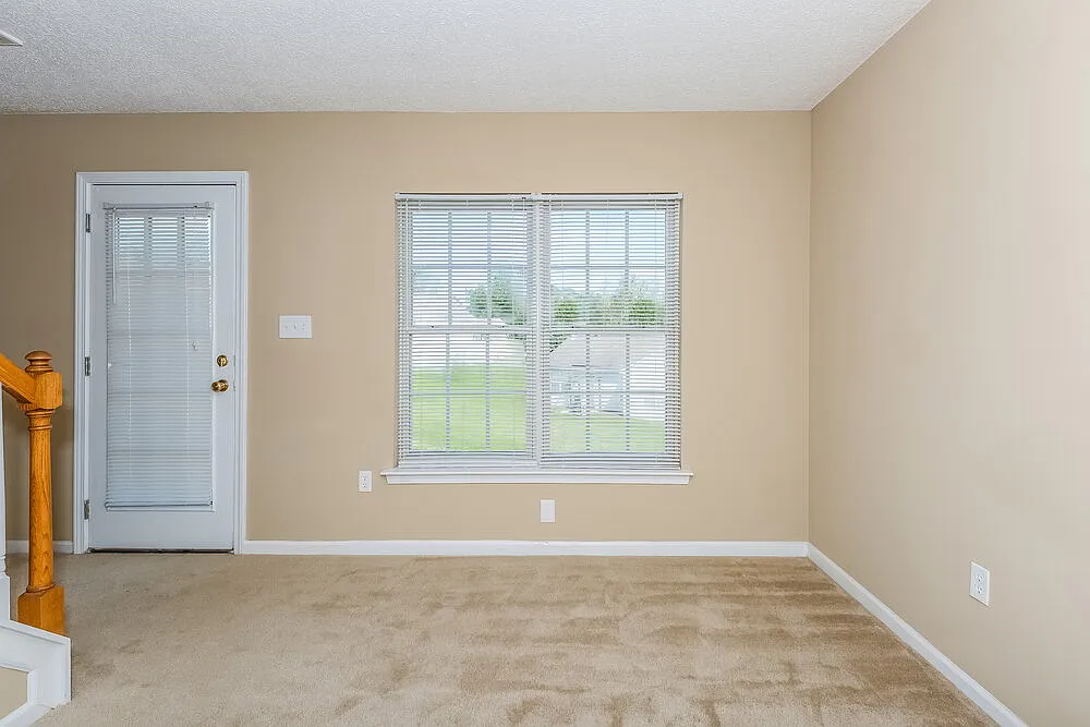 3 bed, 2.5 bath, 1424 sqft, $2,075 — Photo 4