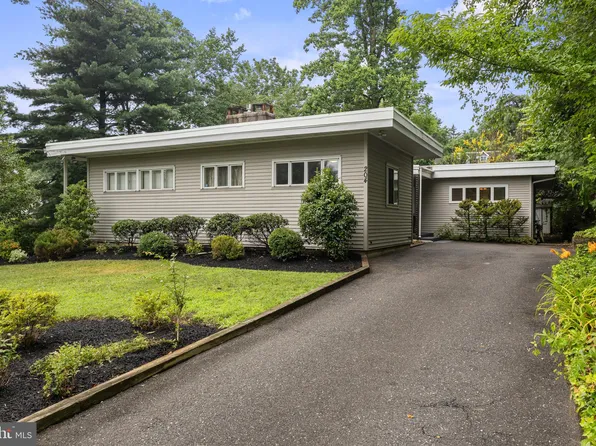 204 Highland Ave, Moorestown, NJ 08057