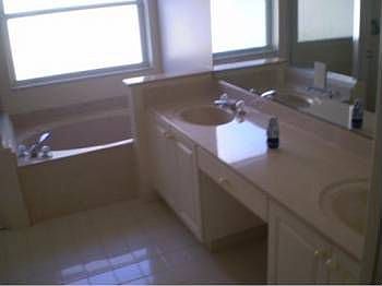 5th image of 4000 SW 146th Ave