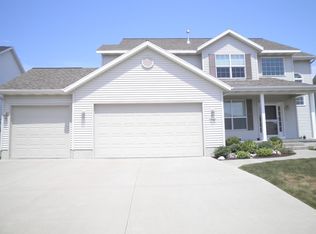 710 Bermier Dr, Marion, IA 52302