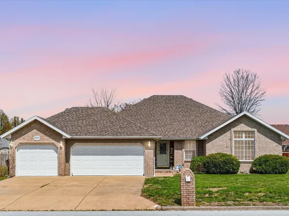 3957 W Greenwood Street, Springfield, MO 65807