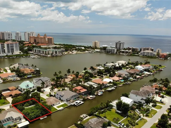 483 Oak Ave, Naples, FL 34108