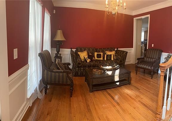 3rd image of 1118 Victoria Blake Ln #37