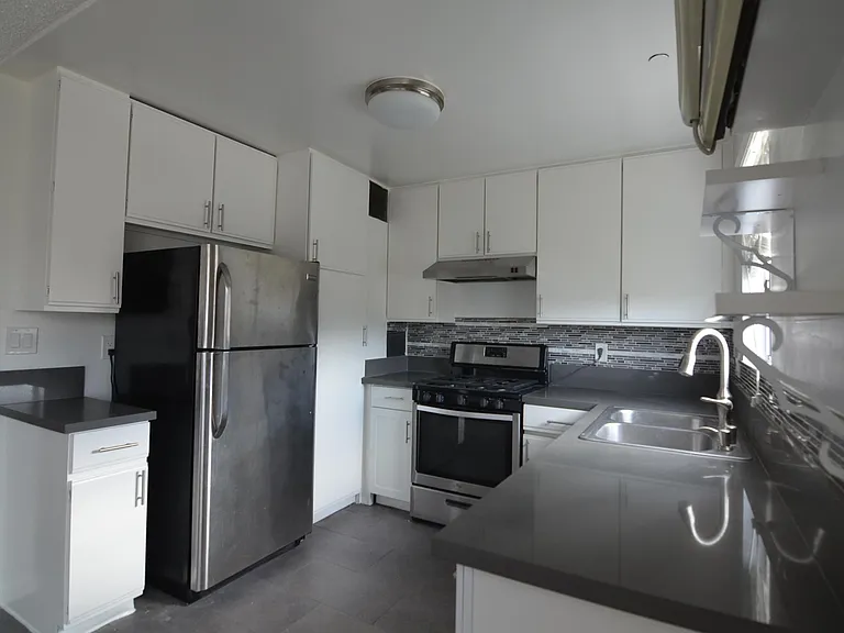 3243 Portola Ave #3 — Photo 2