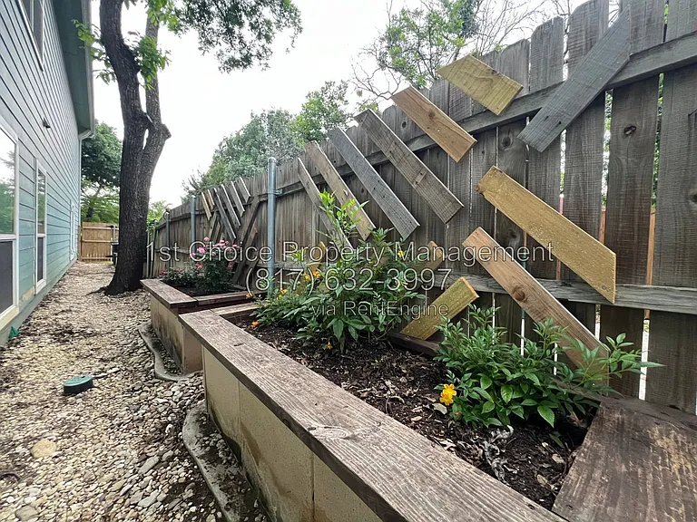4730 Birchman Ave — Photo 9