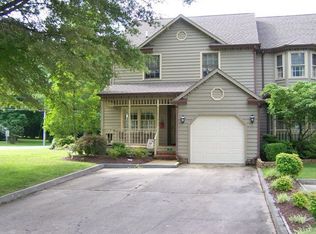 2 Heatherfield Ct, Kilmarnock, VA 22482