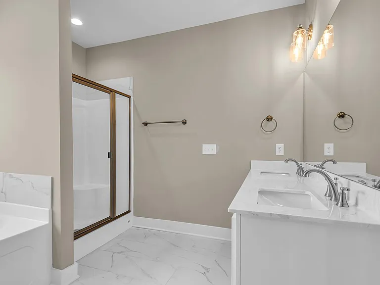 117 Traveller Ln — Photo 9