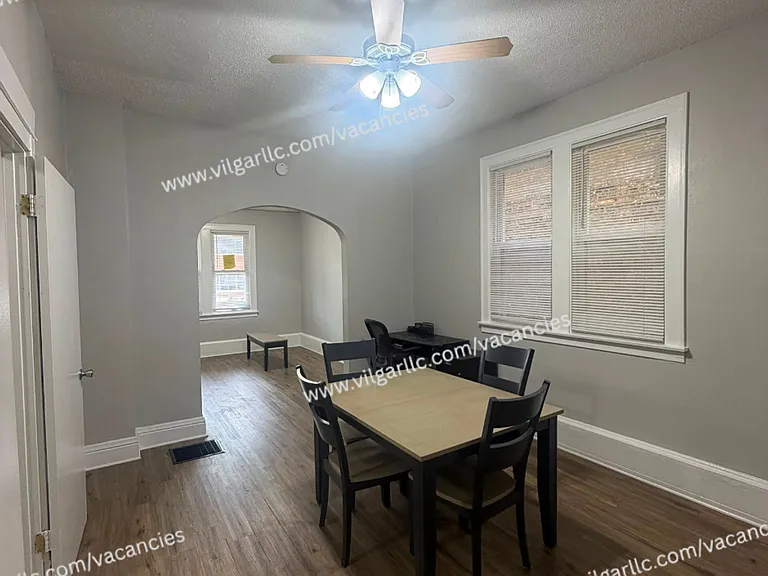 4856 Magoun Ave — Photo 9