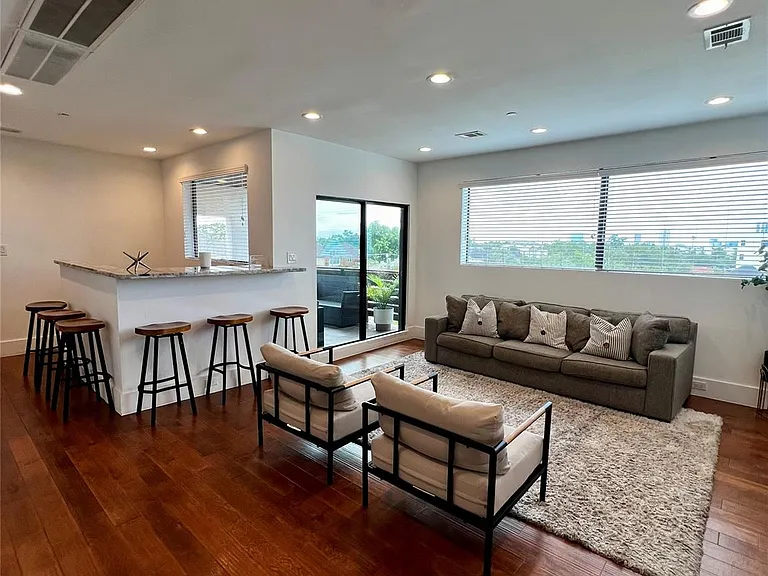 3218 N Crawford St — Photo 13