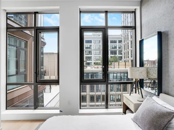 480 Kent Avenue image 9 of 32