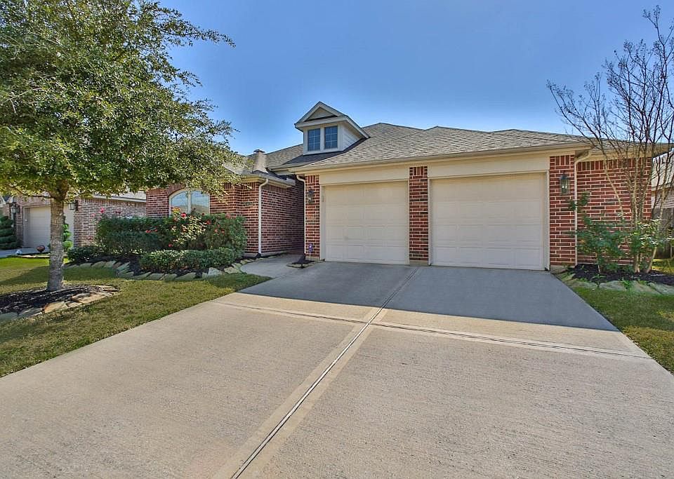 1st image of 14826 Yellow Begonia Dr