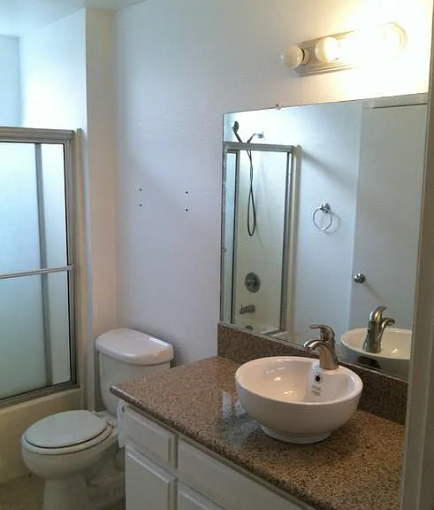 5320 Whitsett Ave #11 — Photo 7