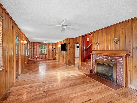 3rd image of 186 South Rd
