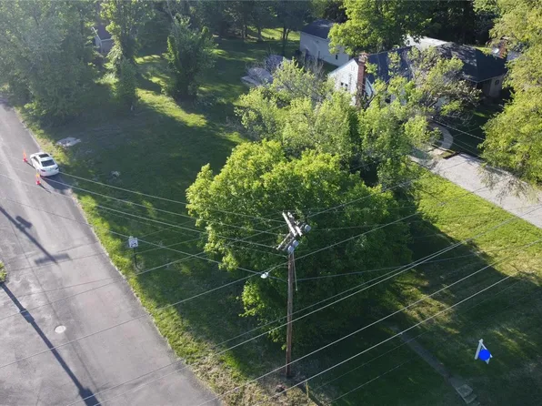 706 Caseyville Rd, Collinsville, IL 62234