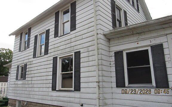 2nd image of 705 N Cottage St