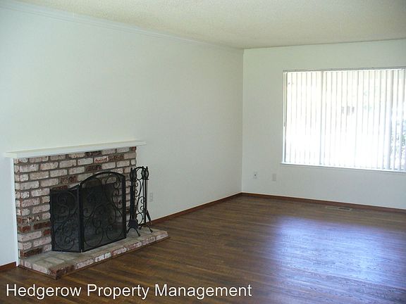 3rd image of 1797 Monarch Dr