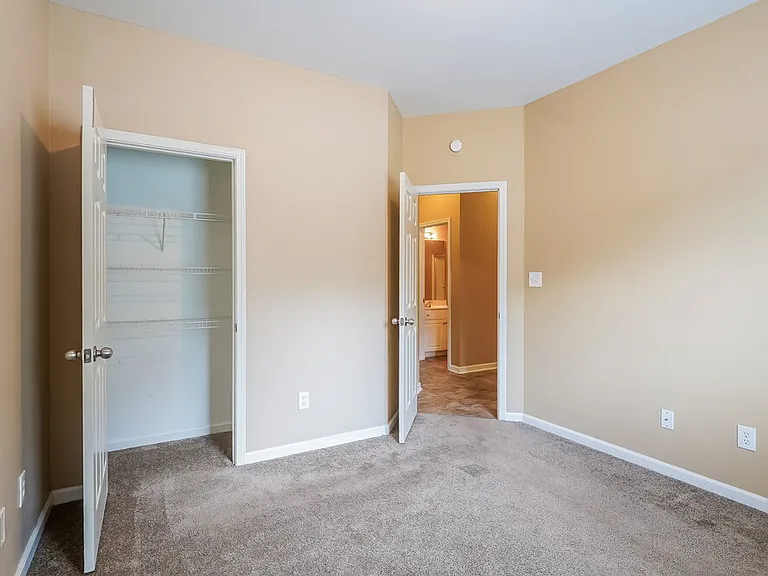 725 Claiborne St — Photo 14