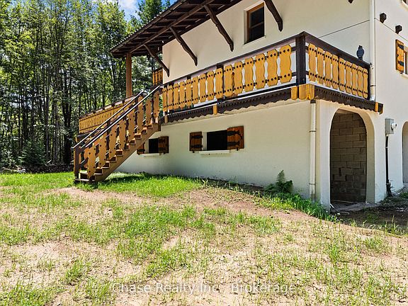 4th image of 878 Deer Lake Rd