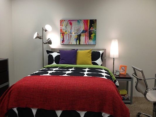 modern style bedroom furnishing