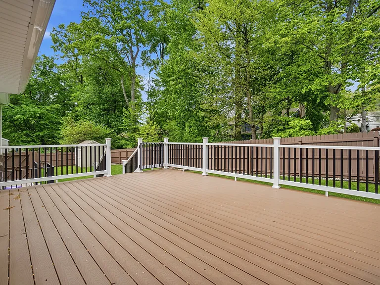 45 Oakland Ave — Photo 40