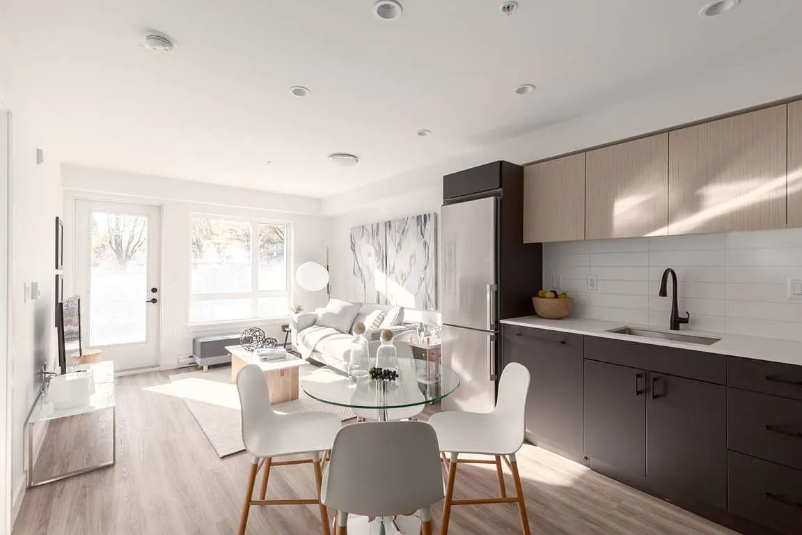 Conrad Apartments — Photo 2