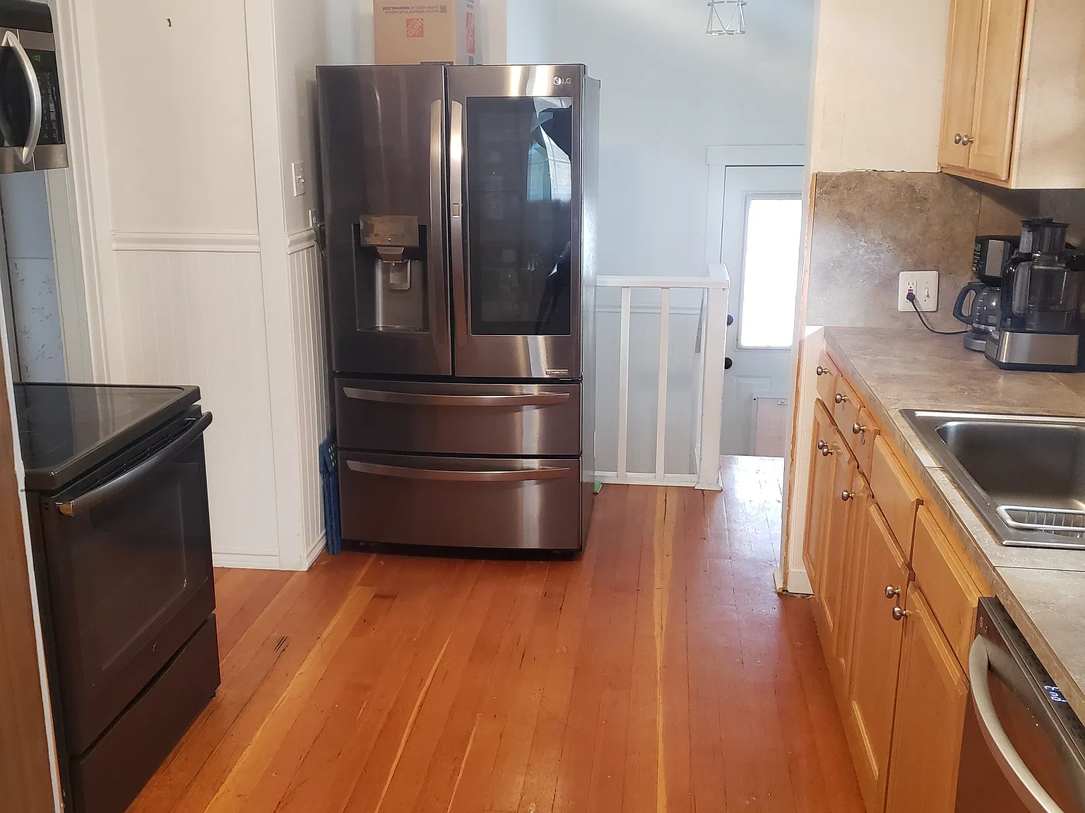 1266 Marilyn Dr — Photo 3