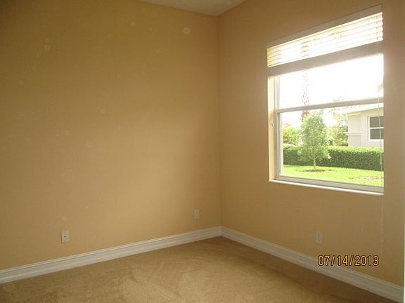 4th image of 233 Pesaro Dr