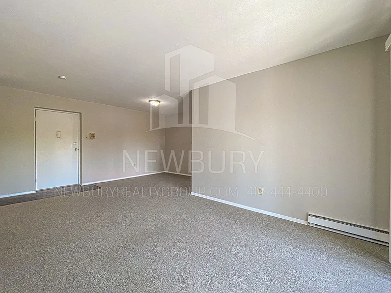 Poplar Apartments — Photo 13