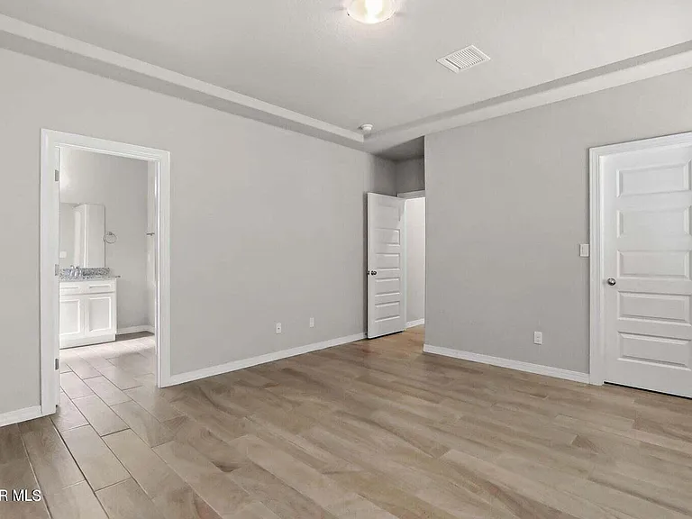 13186 Emerald Isle St — Photo 16