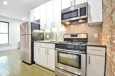 Rented by Benyamin Fattakhov, LREB