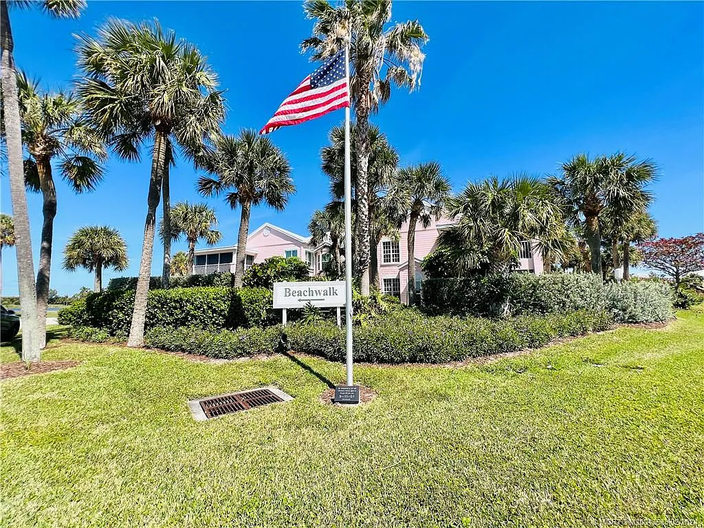 2 bed, 2.0 bath, 1274 sqft, $6,000 — Photo 2