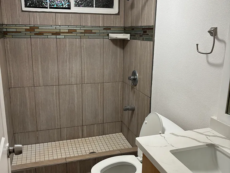 4374 Likini St #B — Photo 4