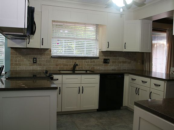 Brand NEW Kitchen