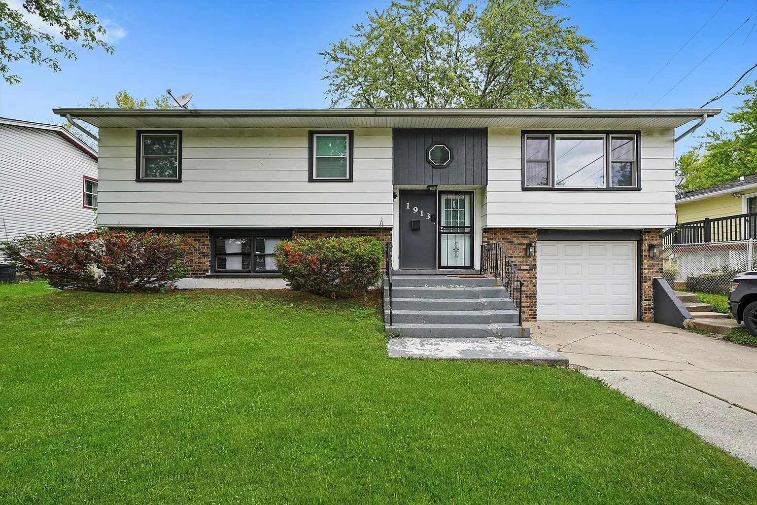 1913 218th Pl photo 1