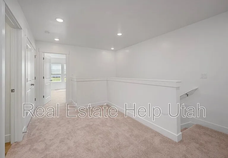 281 W 1150 N — Photo 24