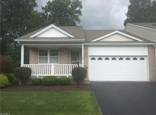 20 Eagle Pointe Dr, Cortland, OH