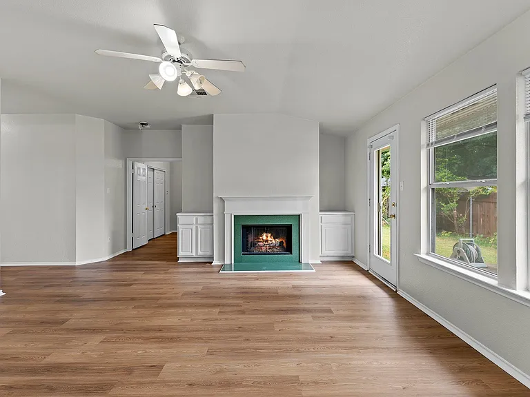 3904 Cadoz Ct — Photo 14