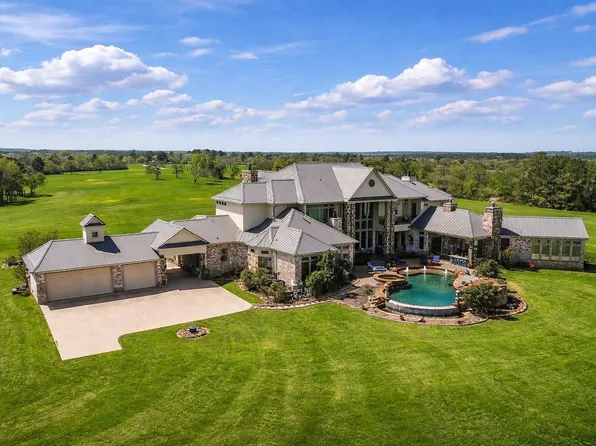 460 Bishop Rd, Huntsville, TX 77320