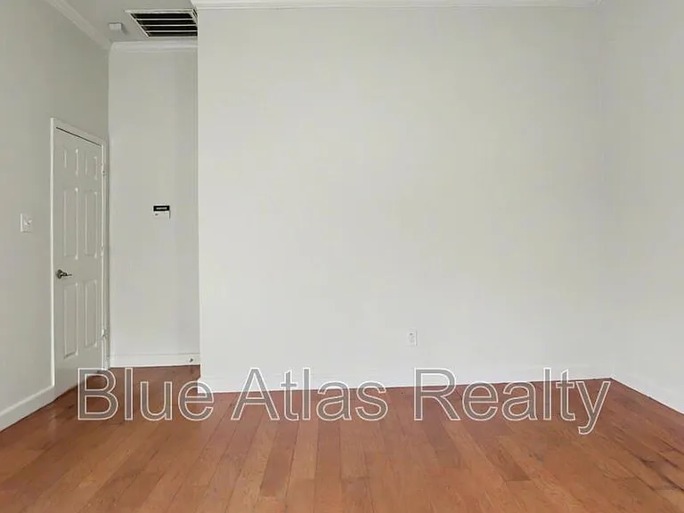 4905 Canberra Ln — Photo 8