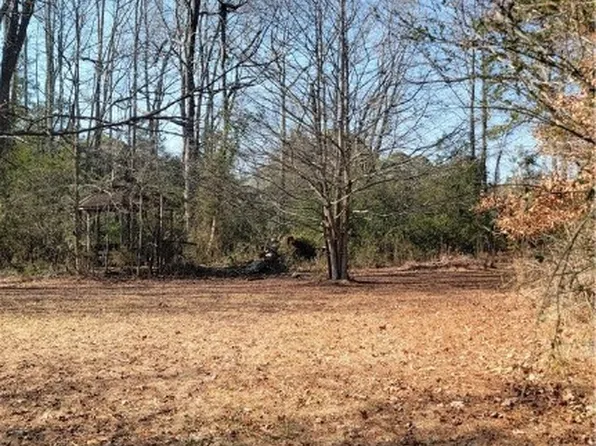 8690 Little England Rd, Hayes, VA 23072