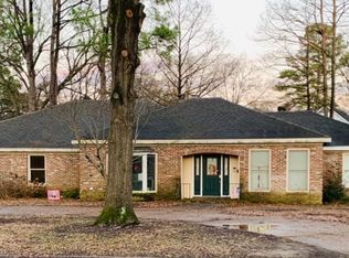 8 Pickens Dr, Newport, AR 72112