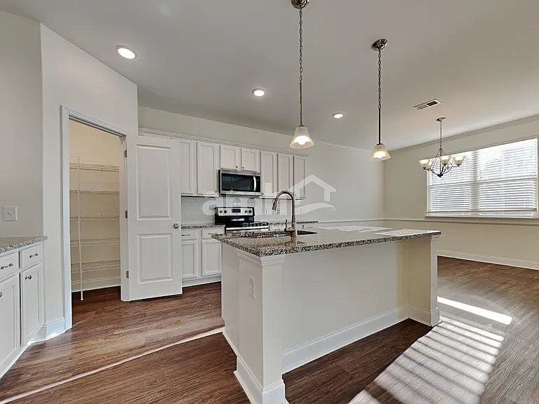 533 Lateleaf Dr — Photo 4